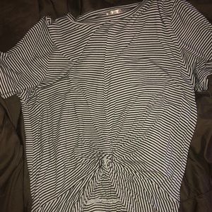 Black/white knot top